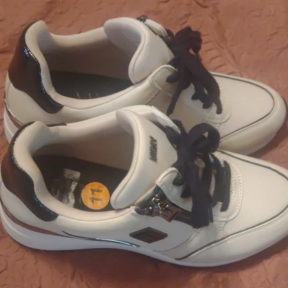 DKNY fashion sneakers - Picture 3 of 6